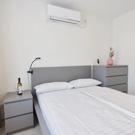 Ramljak - Soba-zimmer-room Fuer Zwei 