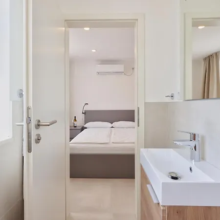 Ramljak - Soba-zimmer-room Fuer Zwei 